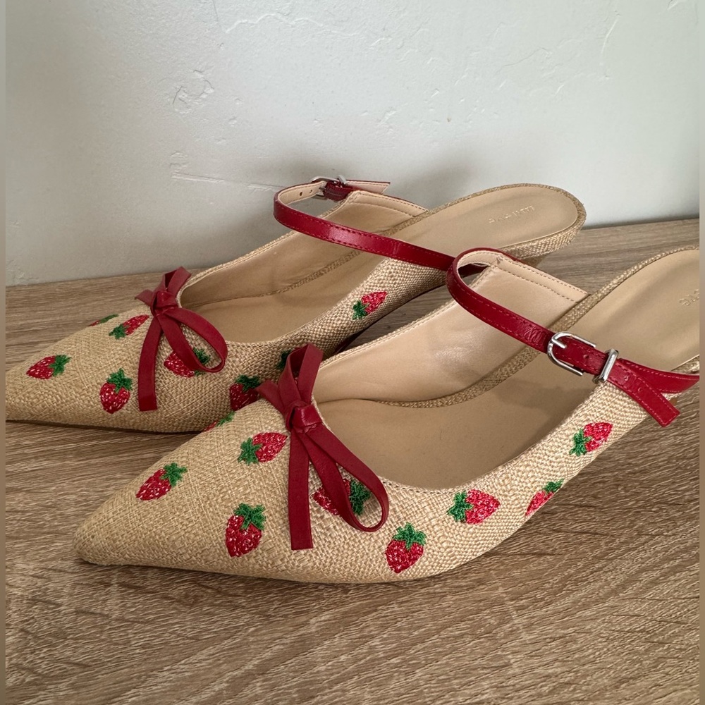 Maeve Straw Pointed-Toe Slingback Heels with Red Strawberry Embroidery - Picture 4 of 8